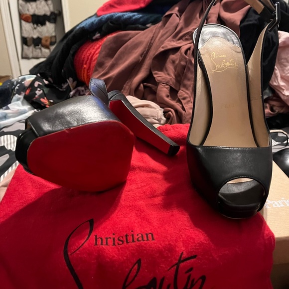 Red Bottoms - Picture 4 of 8